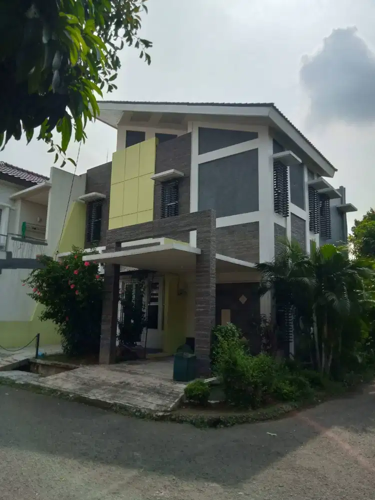 Rumah di Galuh Mas Karawang Cluster Mayflower Terawat Lokasi Strategis