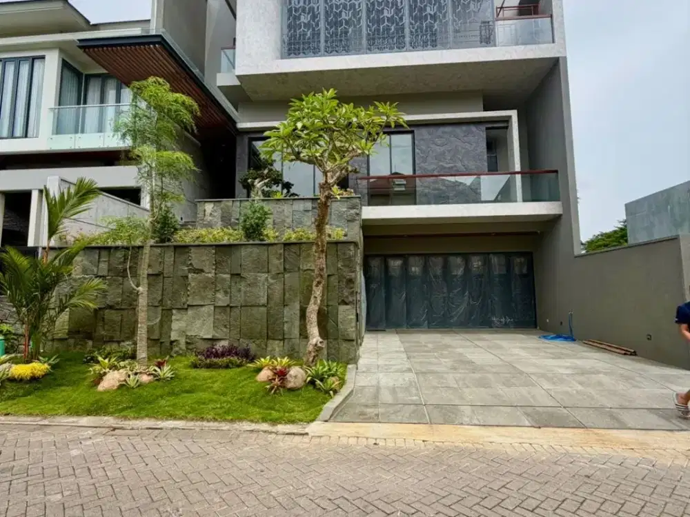 Rumah Bagus dan Ciamiiiiii di Citraland, Surabaya