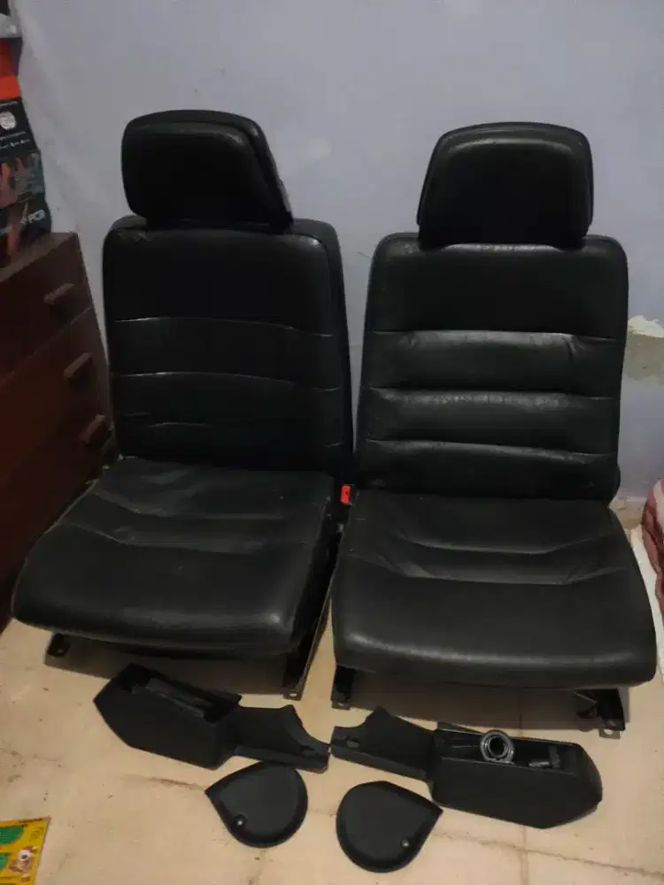 Jok Kulit ex Mobil Volvo 740