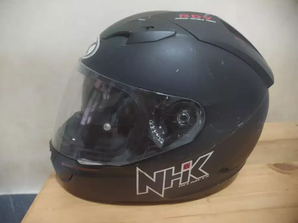 Helm NHK GP1000