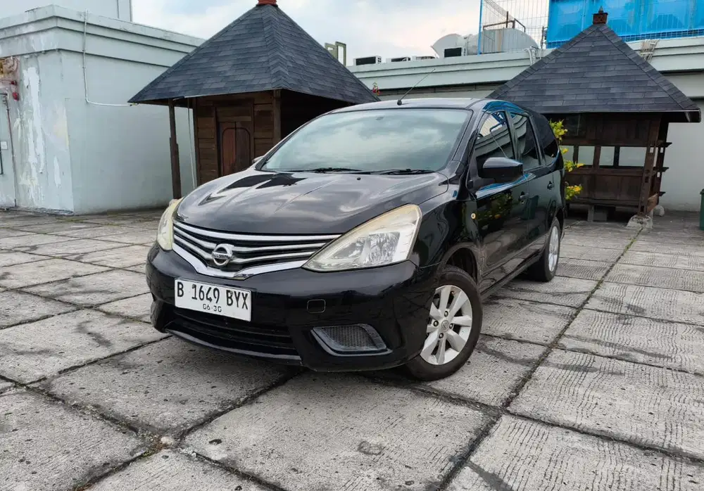 GRAND LIVINA 1.5 SV AT FACELIFT