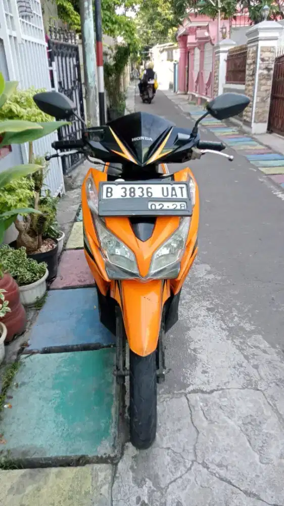vario 125 fi kzr th 2013 oranye mulus orisinil mesin sehat