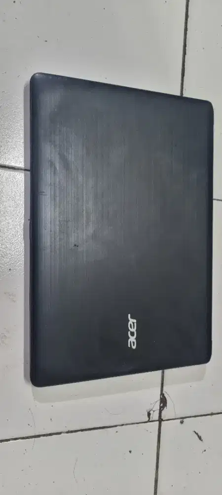 Acer Z1402 intel Core i3 5005U ram 8gb  hdd 500gb cocok buat sekolah