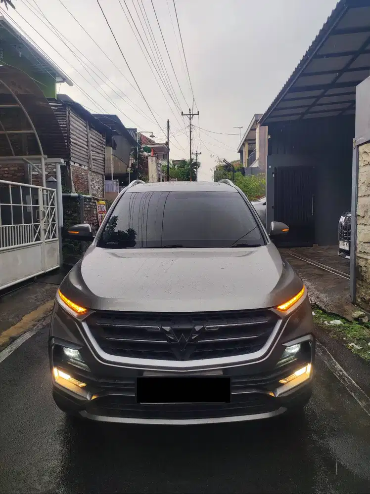 WULING ALMAZ TURBO EXCLUSIVE 5 SEAT