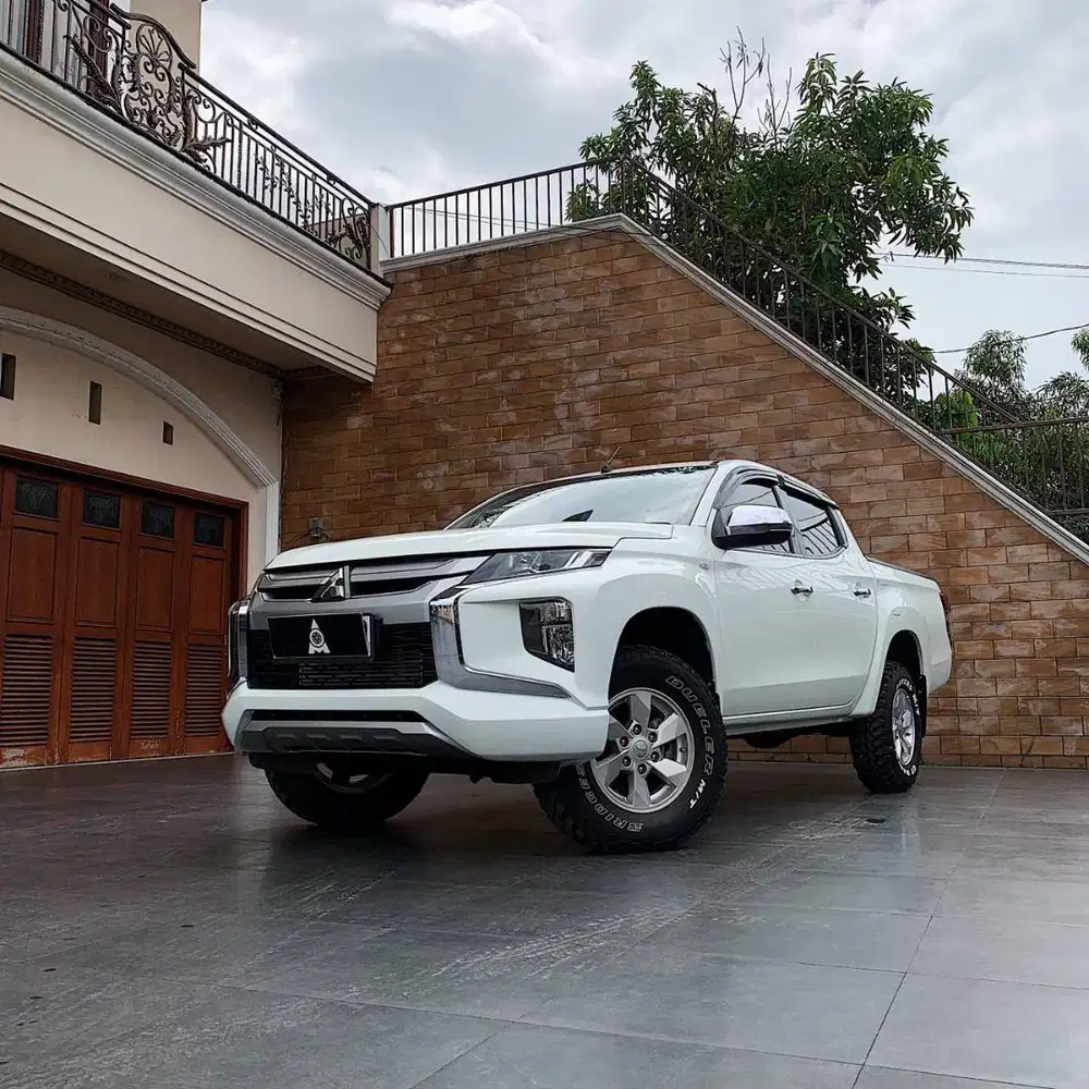 Mitsubishi Triton 2.4 Double Cabin GLS 4 x 4 M/T Tahun  2022