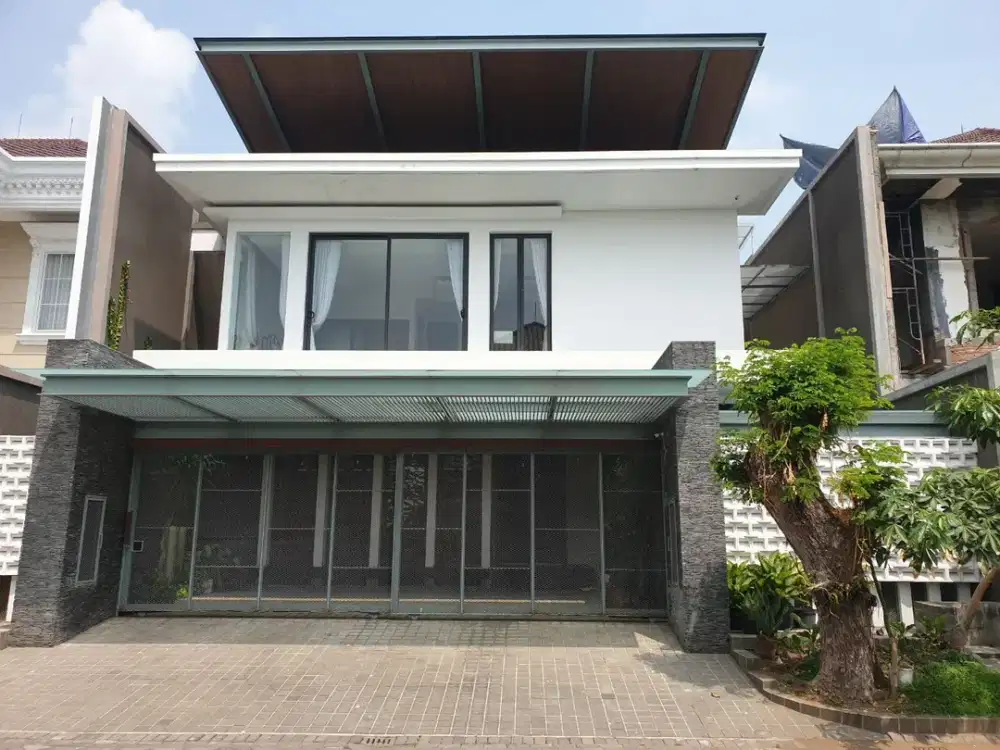 Rumah Pakuwon City  VILLA ROYAL  MINIMALIS SIAP HUNI