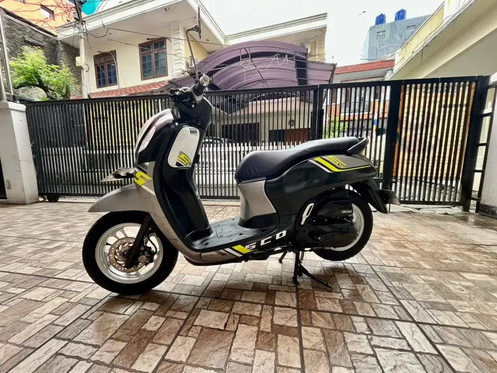 HONDA SCOOPY NON KEYLESS 2023 HITAM SILVER RAWATAN PLAT B BEKASI