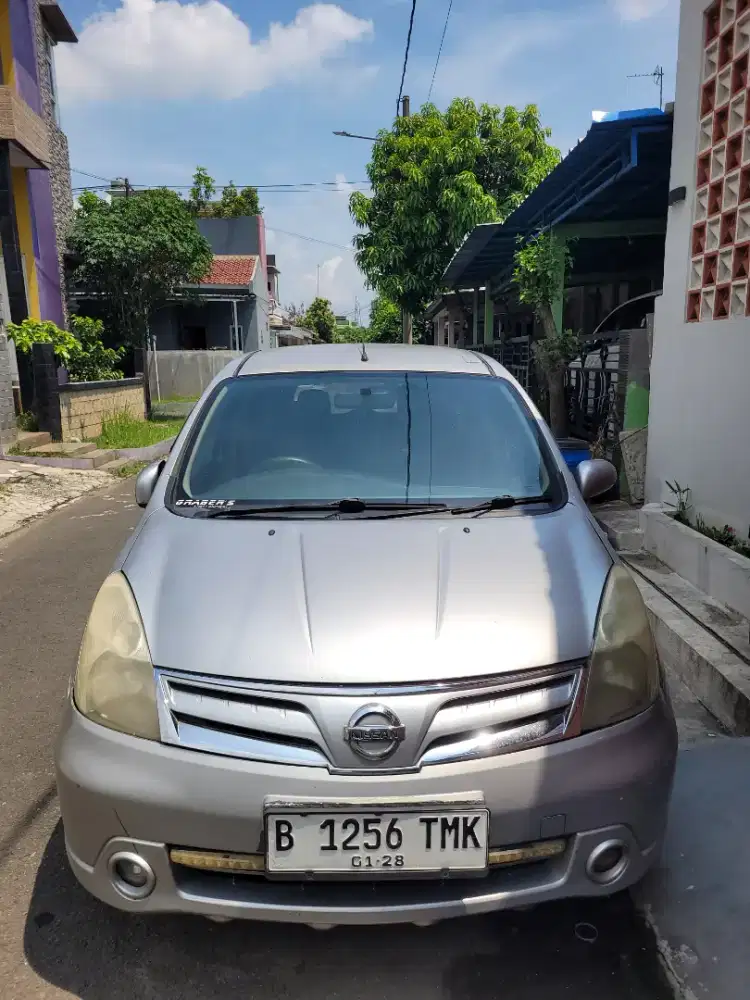Jual Grand Livina XV (Facelift) Manual Transmision (MT) Tahun 2011