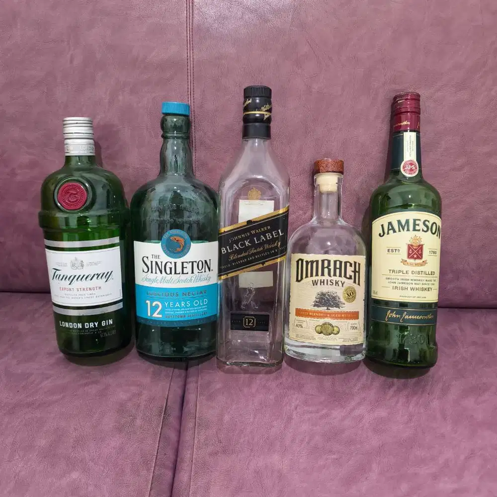 Dekorasi Botol Kosong Branded