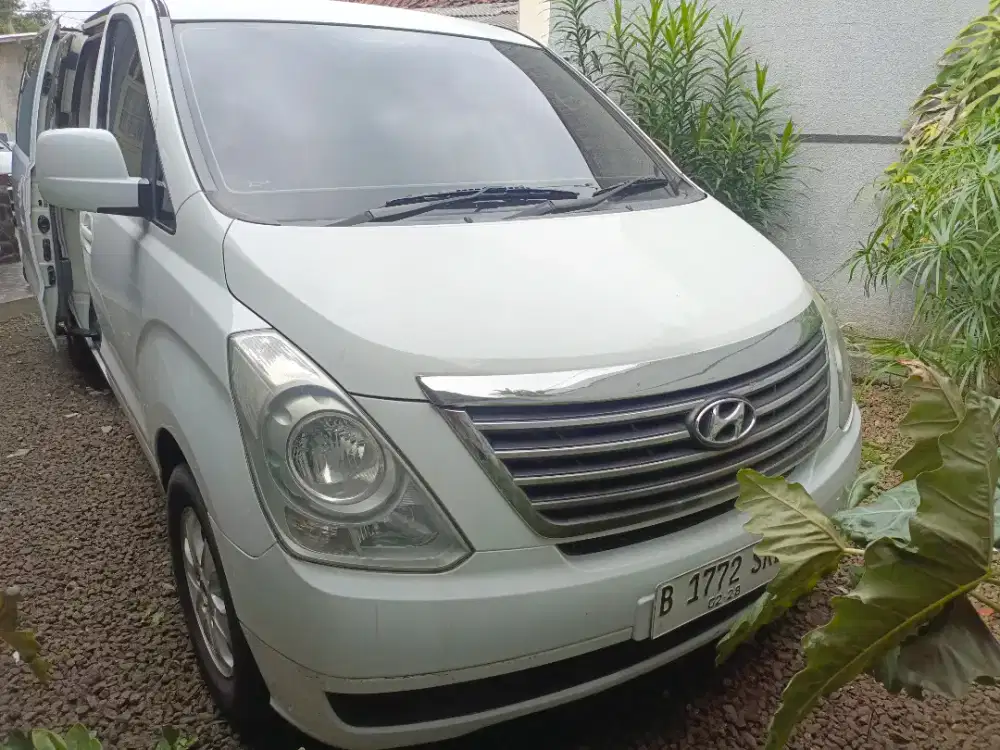 Nyundai H1 2013 manual diesel type clasic nama pt