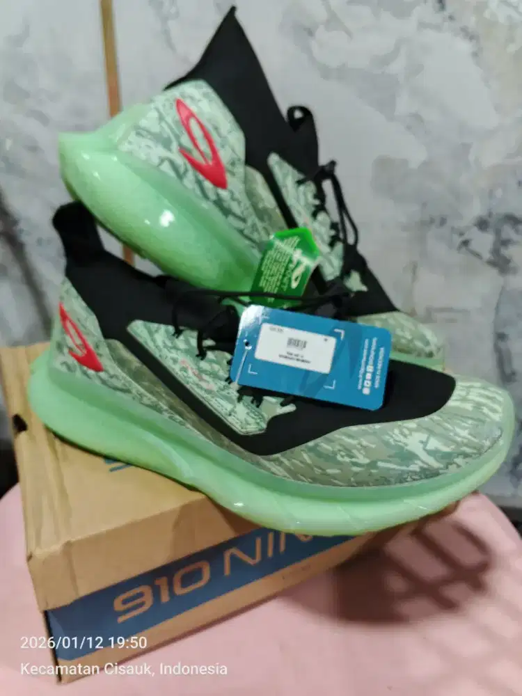 Sepatu 910 ORI masih baru size 44