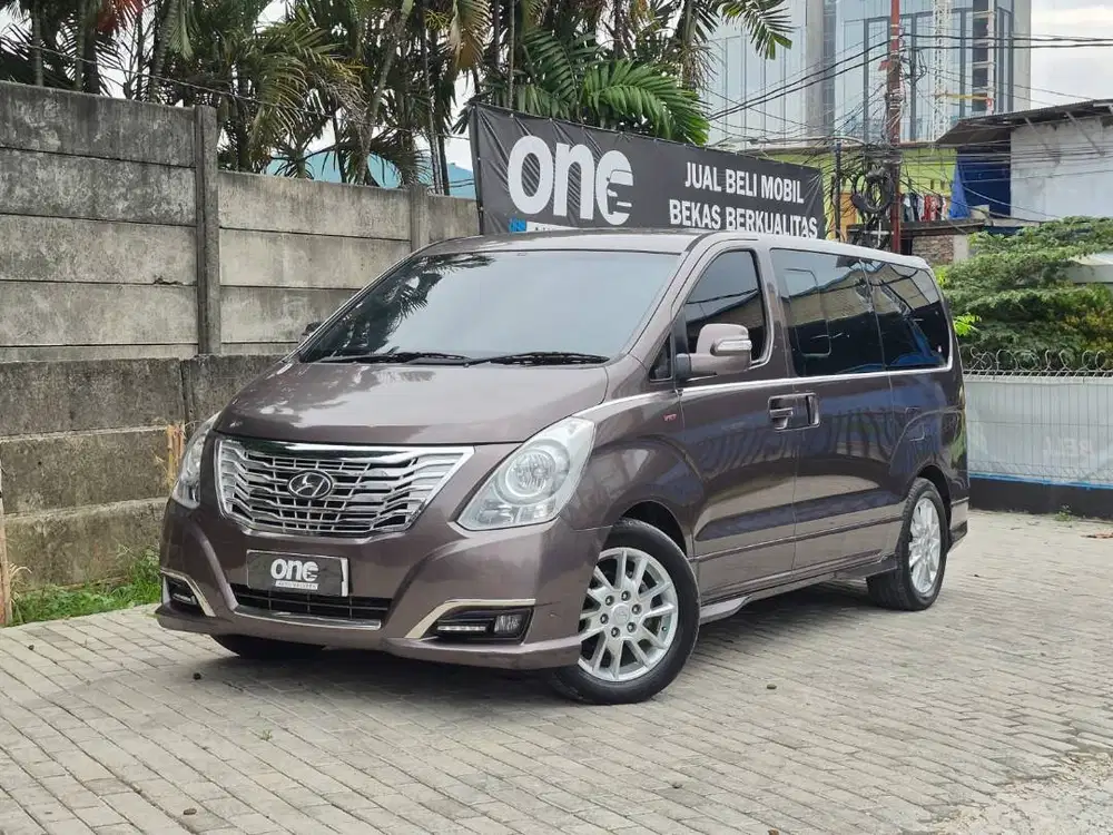 HYUNDAI H-1 2.5 CRDI DISELL ROYALE AT 2017