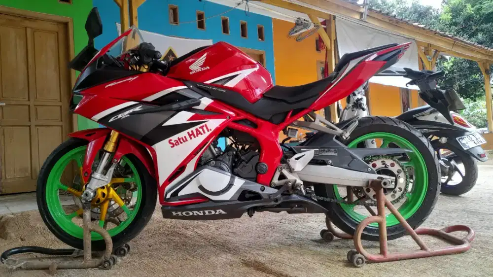 Jual motor honda cbr 250rr tahun 2020