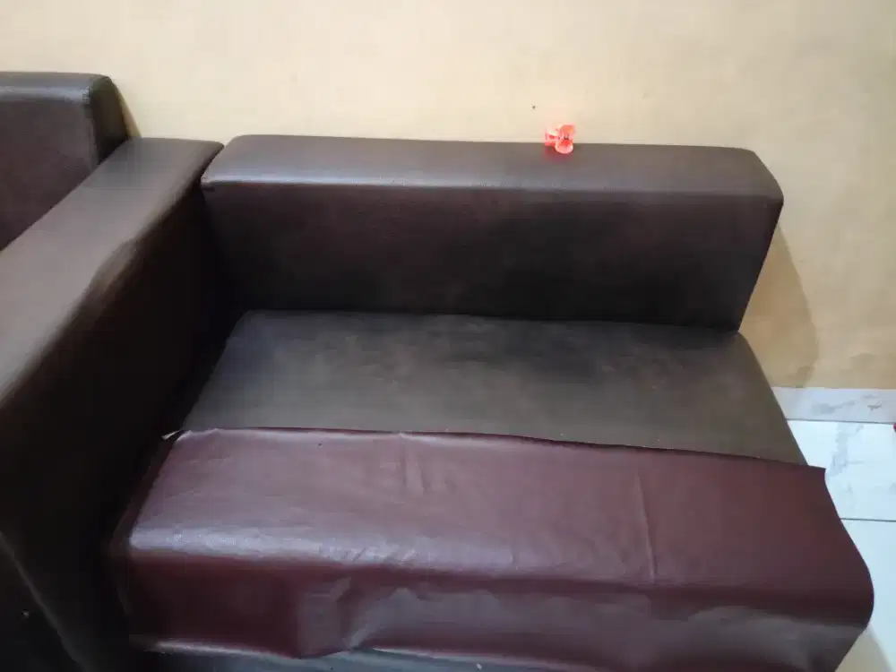 Sofa + meja dengan sandaran tangan