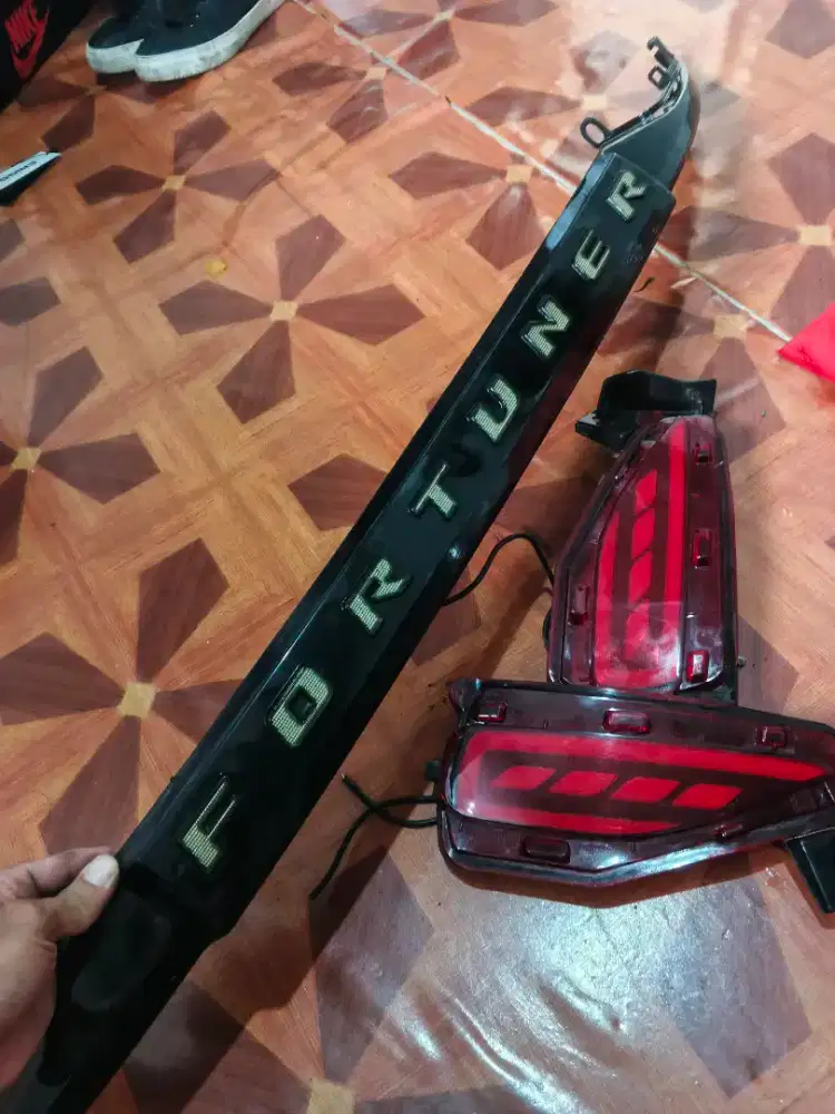Trunklid LED lampu reflektor bemper Fortuner 2019