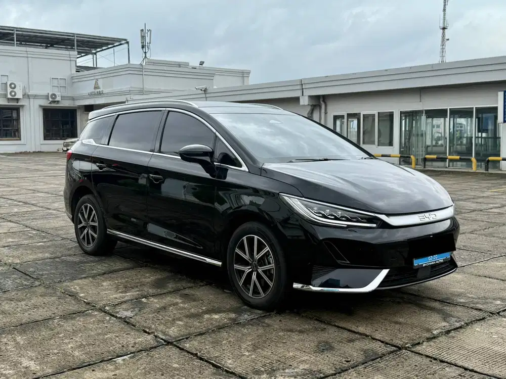 BYD M6 SUPERIOR 7 SEAT  2024