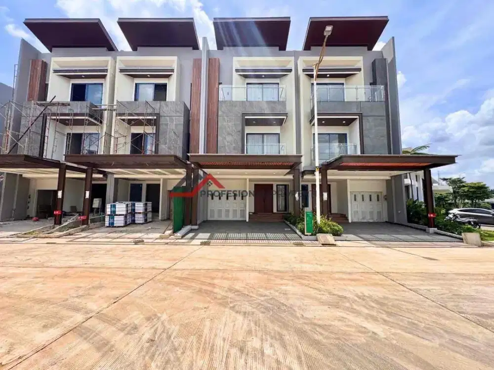 Brand New Town House Strategis Dekat Tol Pondok Indah