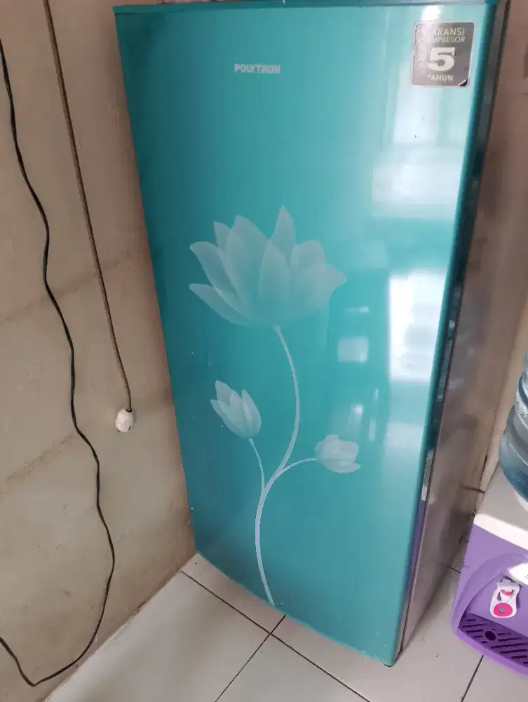 Polytron kulkas normal