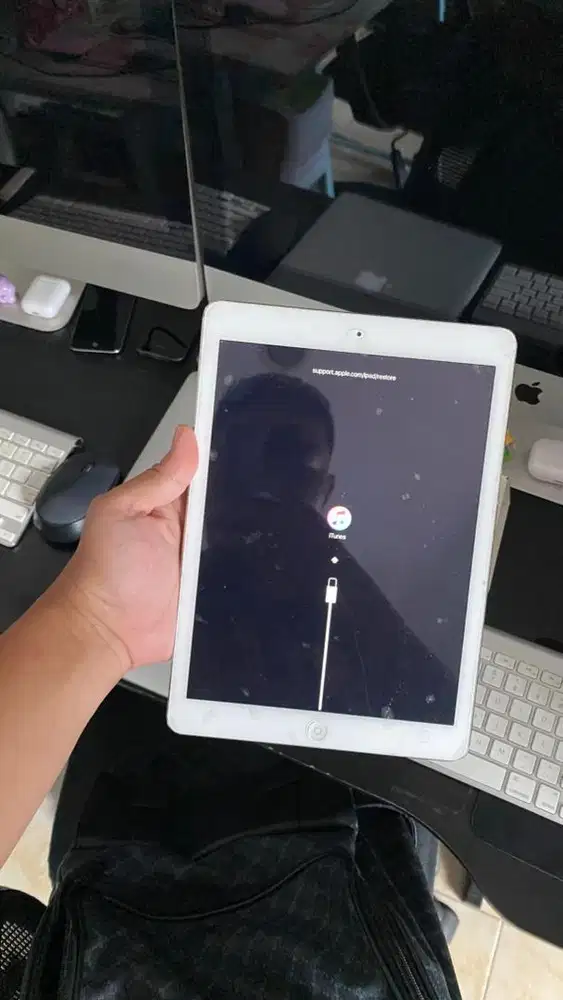 IPAD AIR GEN 1 16GB MINUS MENTOK LOGO ITUNES HARGA NETT