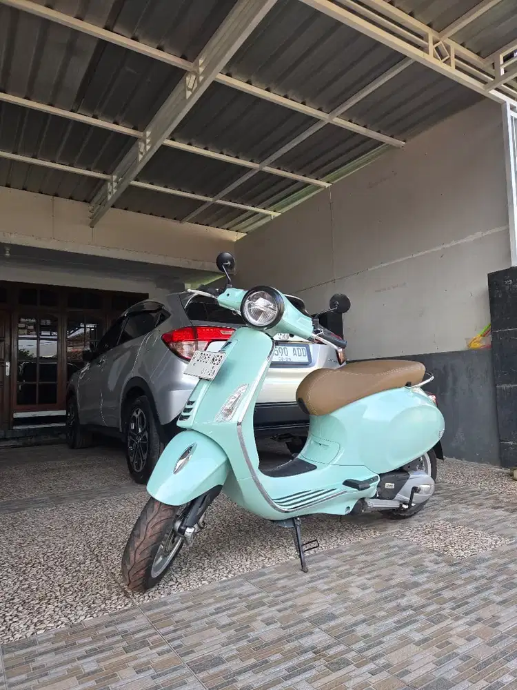 Vespa Primavera 150 i-Get ABS Relax Green - Low KM, Pajak On