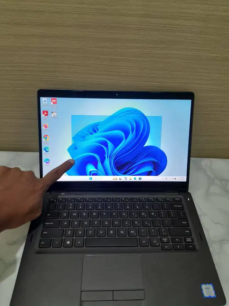 DELL 5300 FLIP 2in1,Core i7 Gen8, Ram 8GB, NVME 256GB, Layar 13,3in