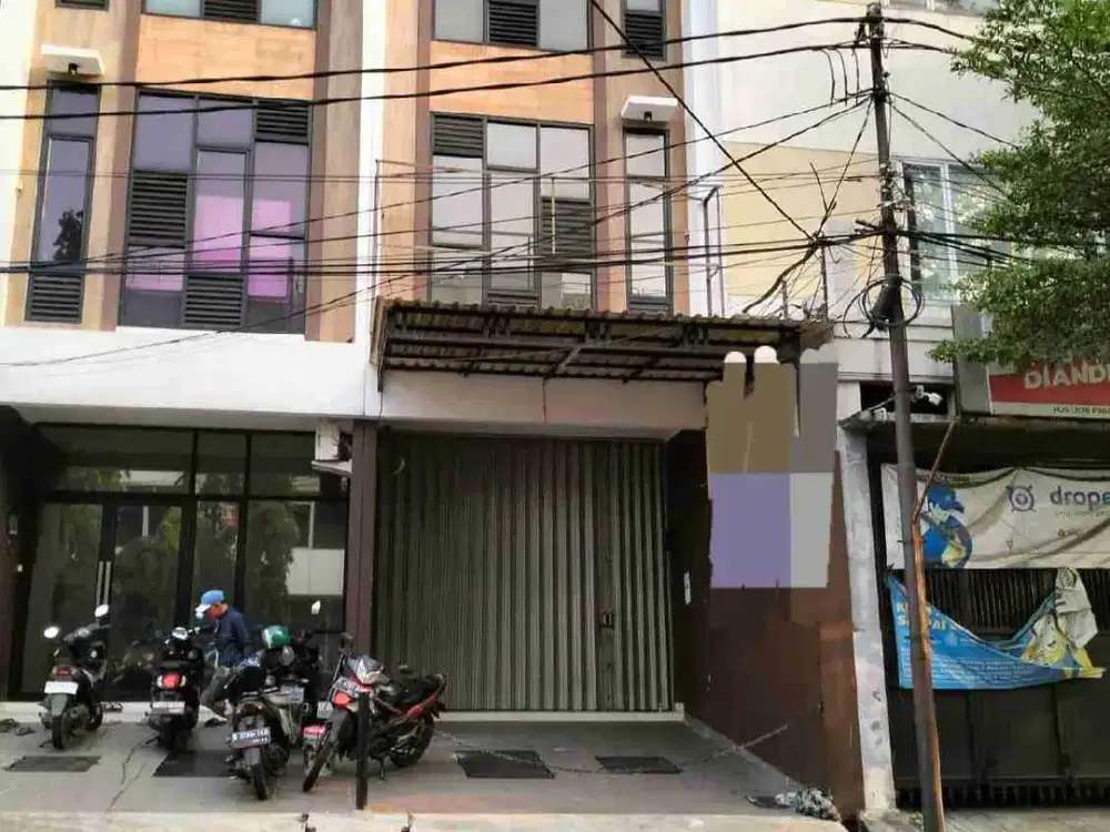 Ruko 3.5 lantai. Ramai. Bebas banjir.