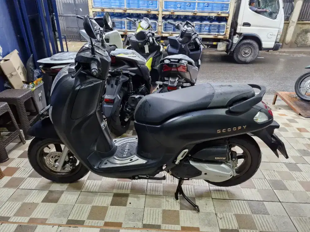 WOW LOW KM UNIT GRESS SCOOPY PRESTIGE TH 2025