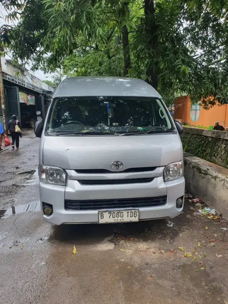 Hiace comuter 2,5 Diesel M/T 2018