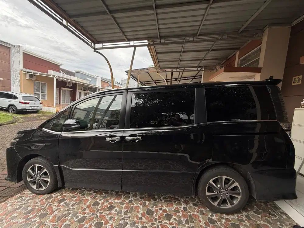 Toyota Voxy 2019 Bensin
