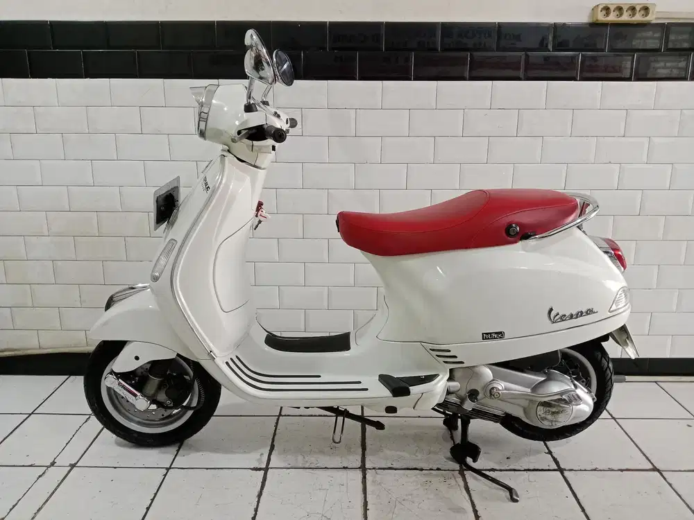 PIAGGIO VESPA LX125 2012 MESIN HALUS TERAWAT