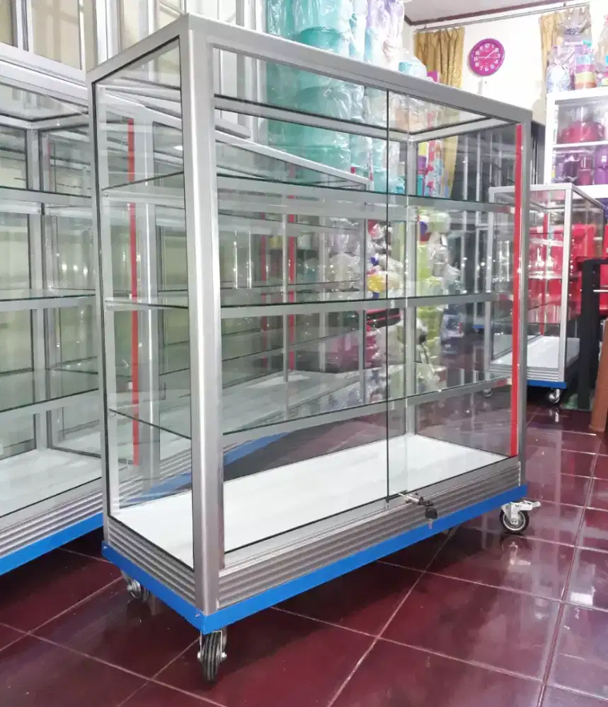 Etalase 1Mx1M Pake Roda & Kunci Buat Toko dll