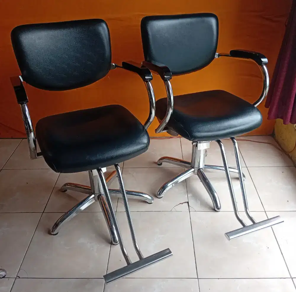 2 kursi hidrolik untuk salon/barbershop