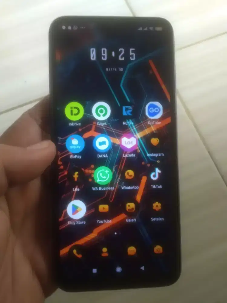 Redmi 9A Ram 3 32gb minus pemakaian sendiri hp only akunmi kosong