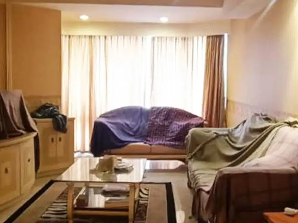 Dijual 2.35 bio Taman Anggrek Condominium, Fully Furnished 3 Bedroom, Middle Floor