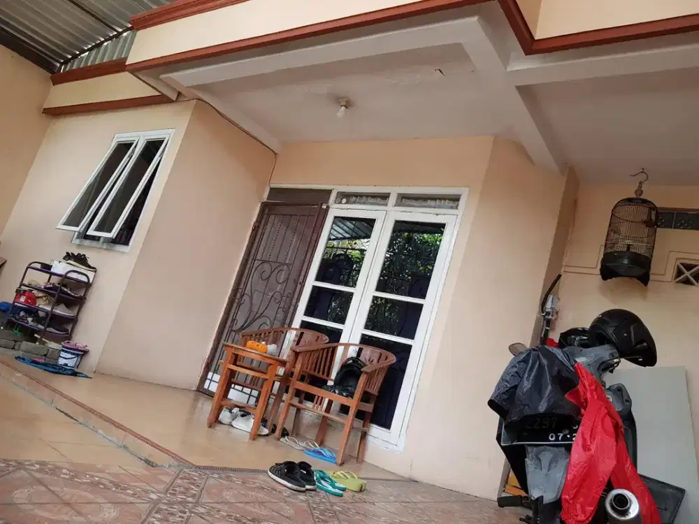 Rumah siap huni di Semarang Indah