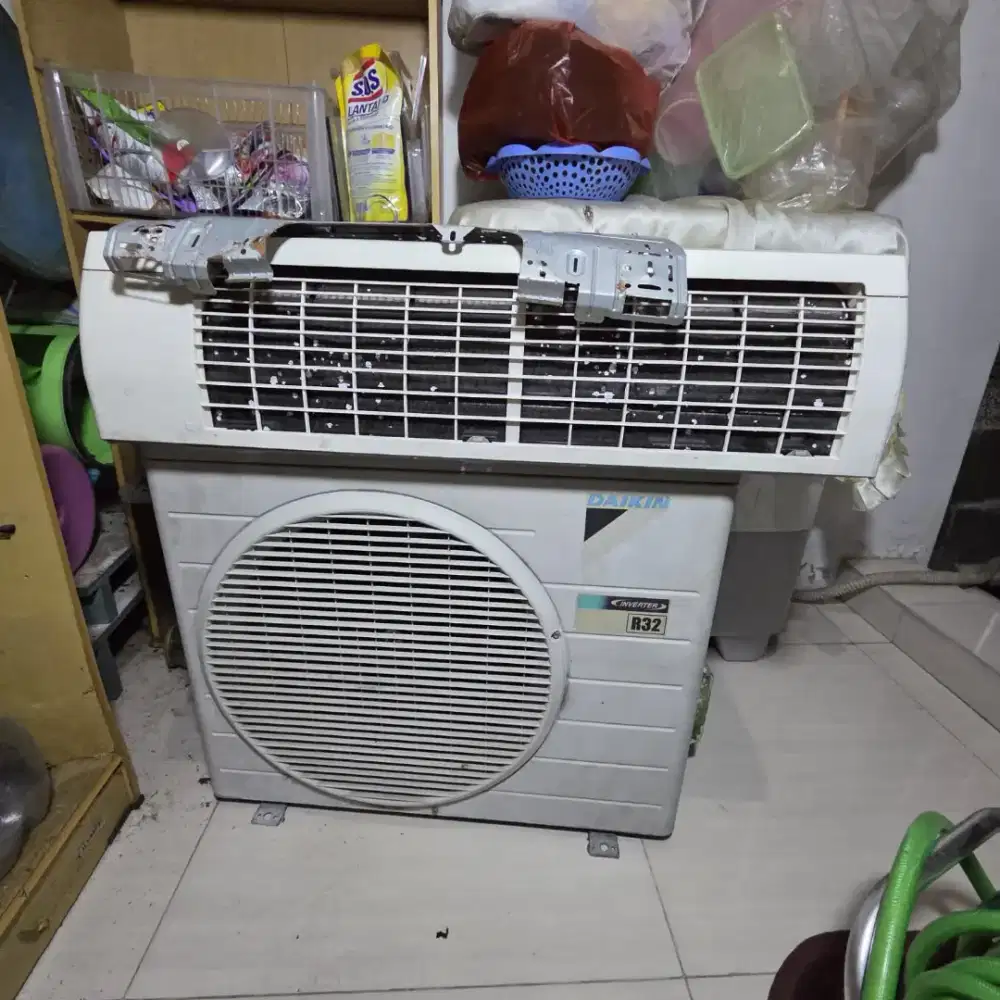 Menerima AC dan genset rusak