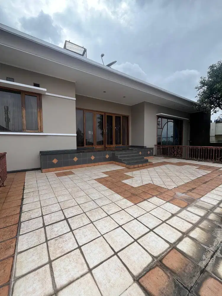 Dijual Murah Rumah Dekat Kawasan Wisata di Setiabudi Kota Bandung