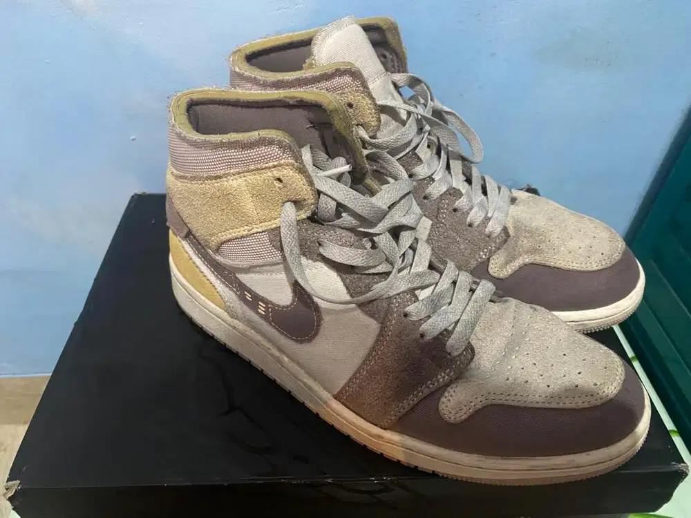 Air Jordan 1 Mid SE Craft Taupe
