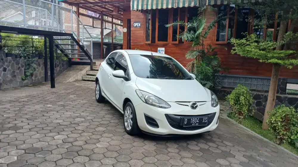 Mazda 2 A/T 2012 Siap Pakai
