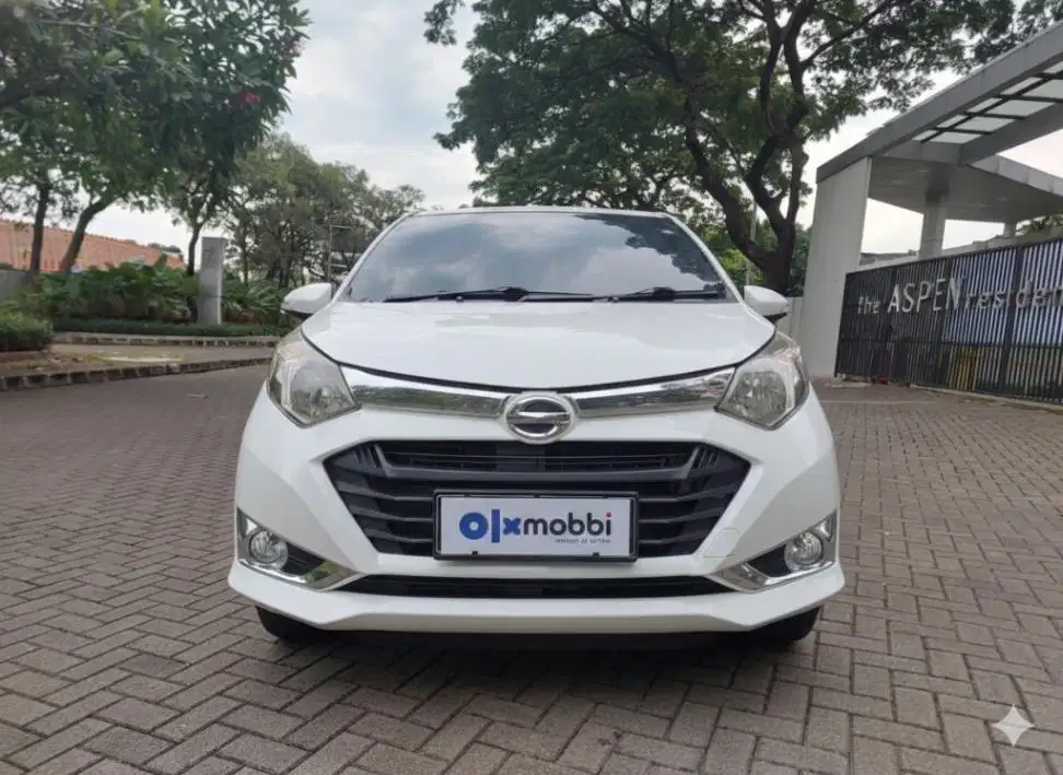 DP RINGAN Daihatsu Sigra 1.2 R Bensin-MT 2017 Putih CKFTB