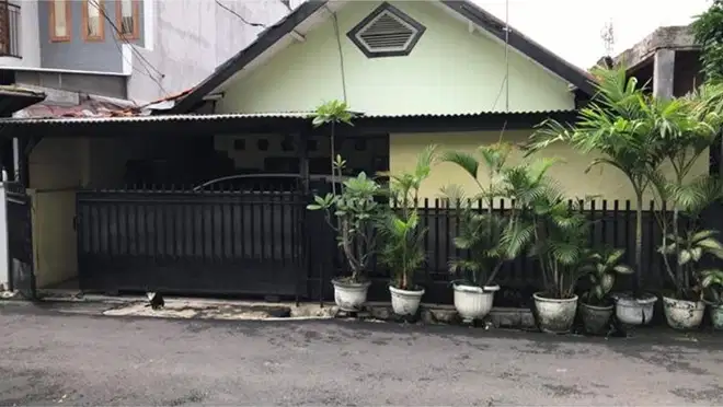 JUAL CEPAT!!! Rumah Tinggal Nyaman dan Adem buat keluarga besar