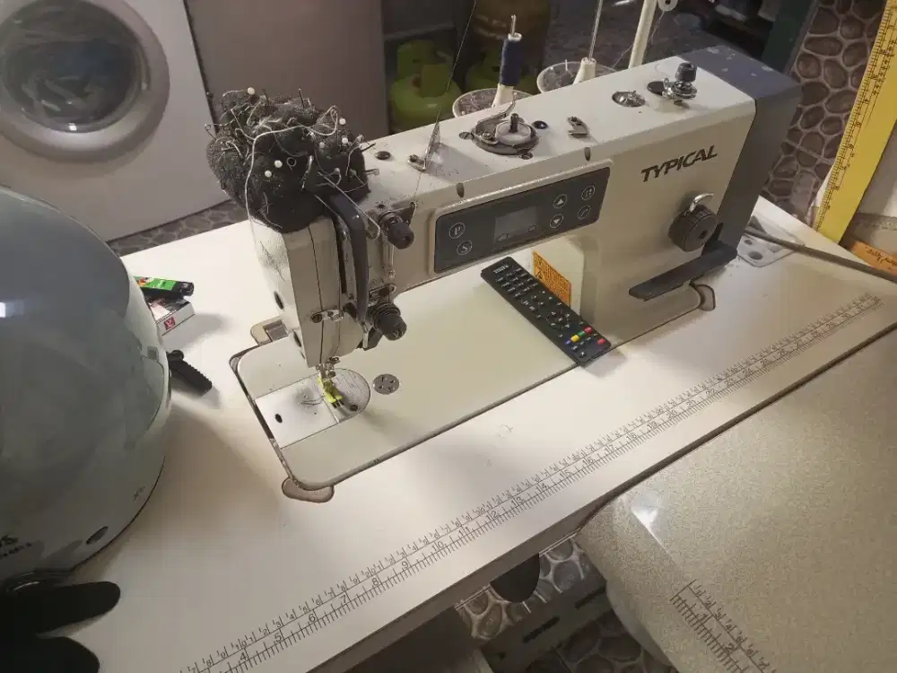 Mesin jahit typical GC 6158MD