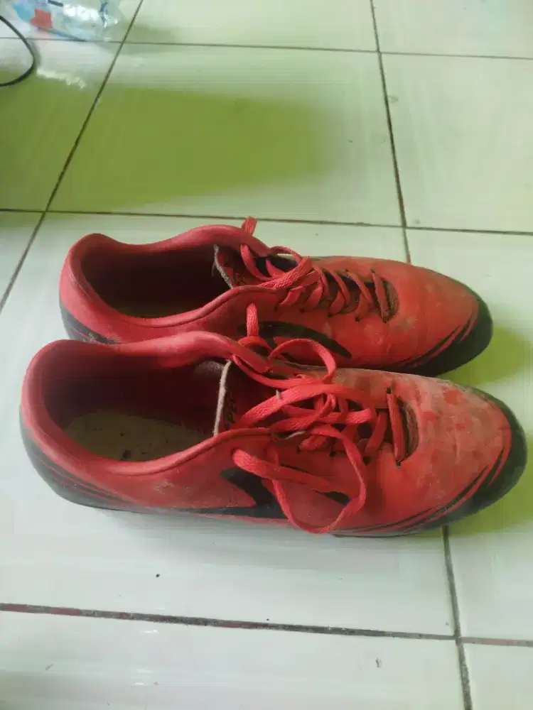 Sepatu Bola Bekas Kondisi Bagus Siap Pakai