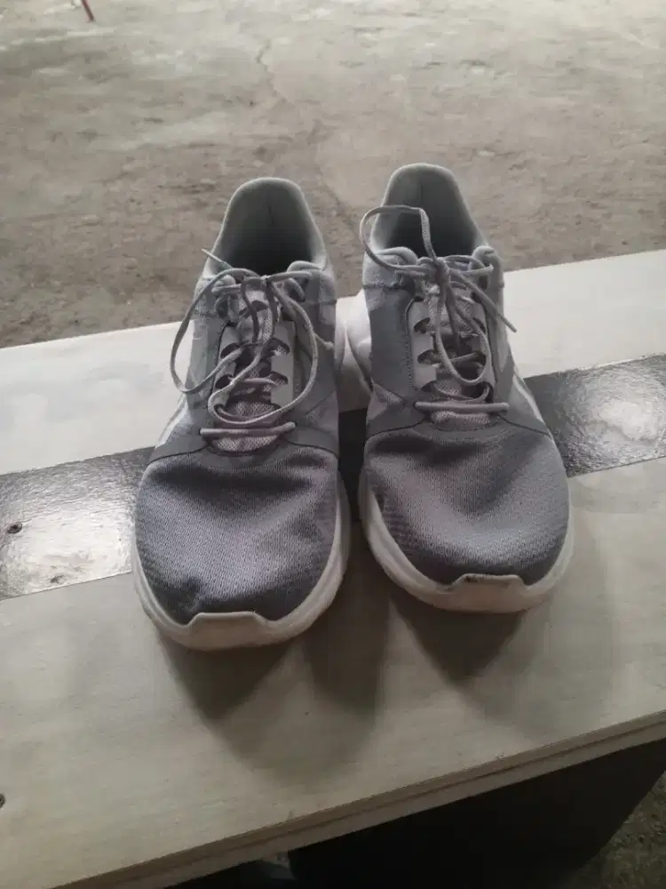 sepatu jalan reeboks original size 45