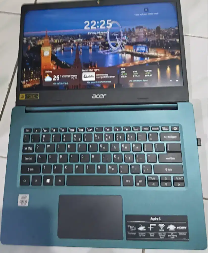 Laptop Acer Magical Colour
