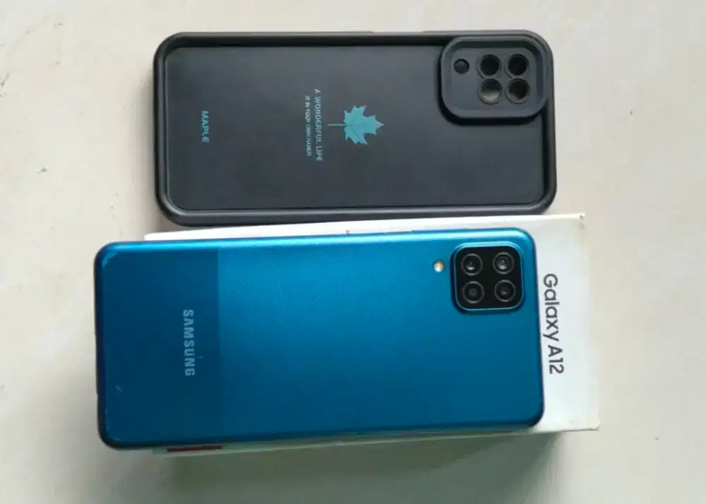 Samsung 12 RAM 6/128