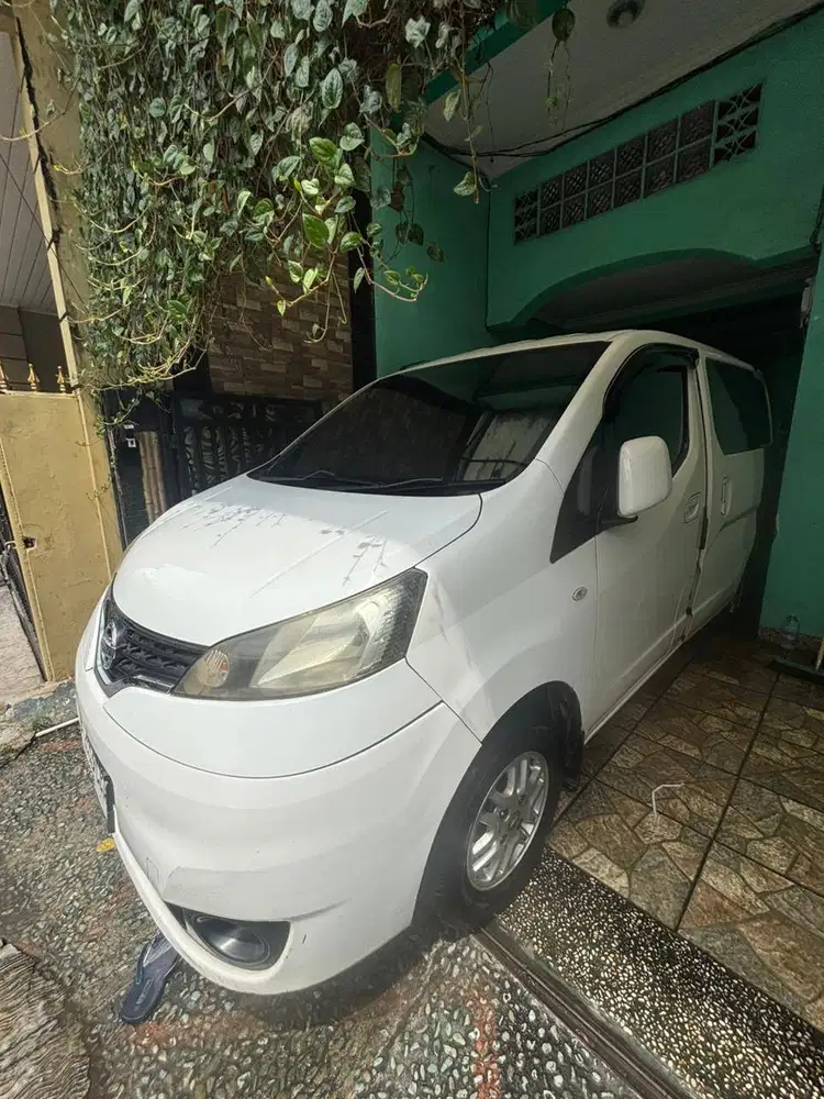 Evalia Putih 2013 - Buku Service Ready