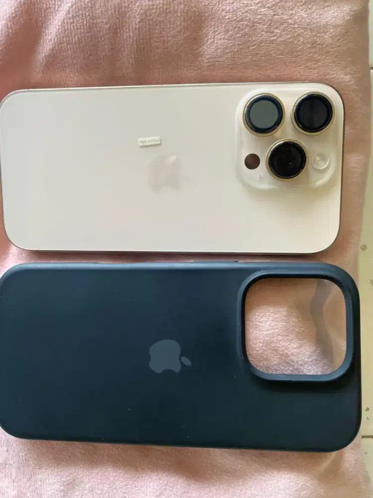 iPhone 16 pro 256GB Garansi sampai April 2026