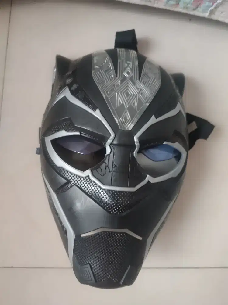 topeng marvel bisa nyala pakai batrai