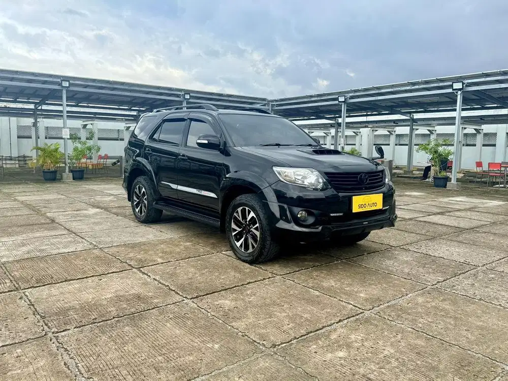 Fortuner VNT TRD NIK 2014 !! Km 110 ribuan record !! Mobil seger Super
